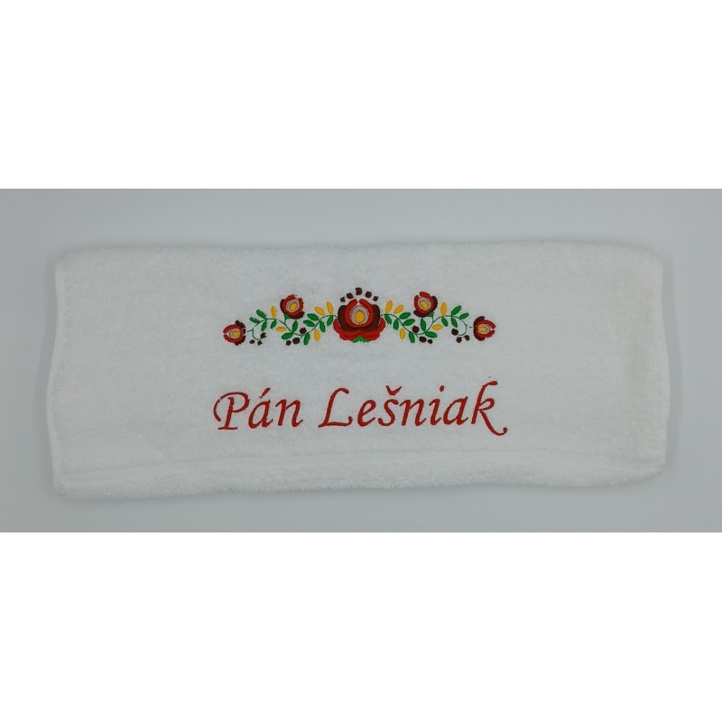 Svadobný uterák s folk motívom a menom