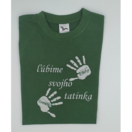 Vyšívané tričko s detskými rukami a menami